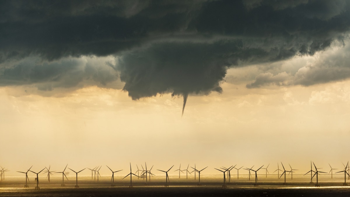 Extrem Wind Offshore windfarms vulnerable to extreme winds worsening with climate ...