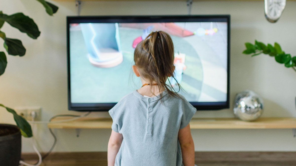 New study finds no long-term effects of screen use on kids